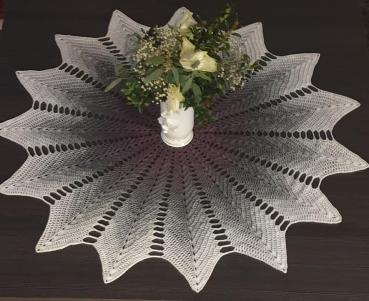 Häkelanleitung Sternchendecke "Windrad" von Lady Dee's Traumgarne