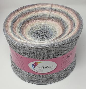 Gigantischer Bobbel - Hippie Lady Mila (3x Verlauf)