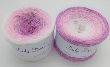 Lady Dee's Zarte Rosenknospe mit Perlmutt