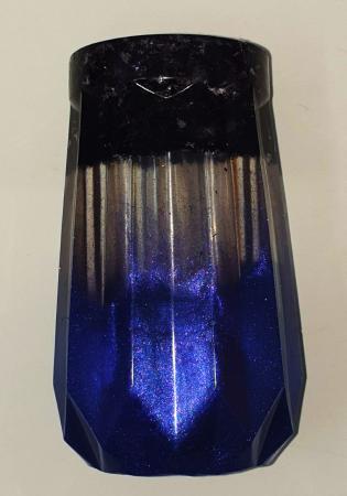 Kleine Vase aus Epoxidharz