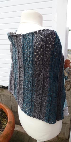 Häkelanleitung Poncho "Sommernacht" von Ramona Pall
