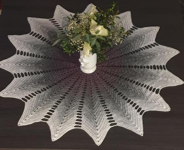 Häkelanleitung Sternchendecke "Windrad" von Lady Dee's Traumgarne