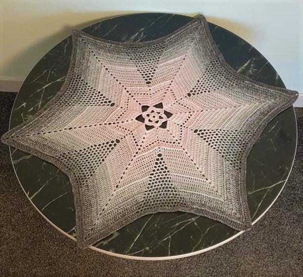 Häkelanleitung Sternchendecke "Stern des Südens" von Lady Dee's Traumgarne