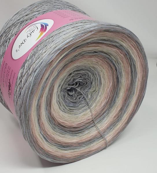 Gigantischer Bobbel - Hippie Lady Mila (3x Verlauf)
