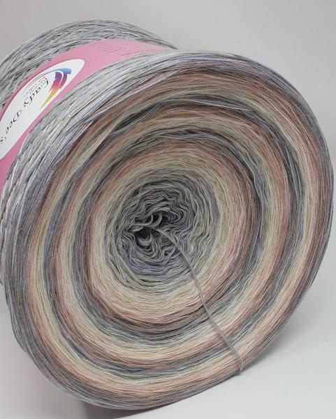Gigantischer Bobbel - Hippie Lady Mila (3x Verlauf)