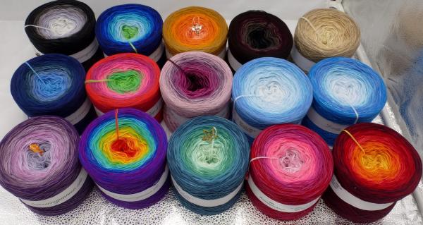 3 x 400g Bobbel (4fädig) für den Preis von 2  (Überraschung)