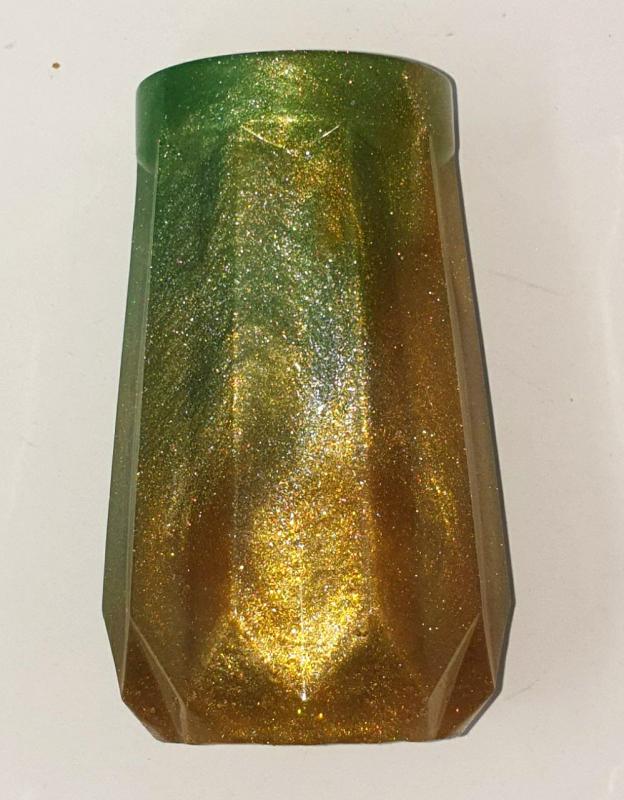 Kleine Vase aus Epoxidharz