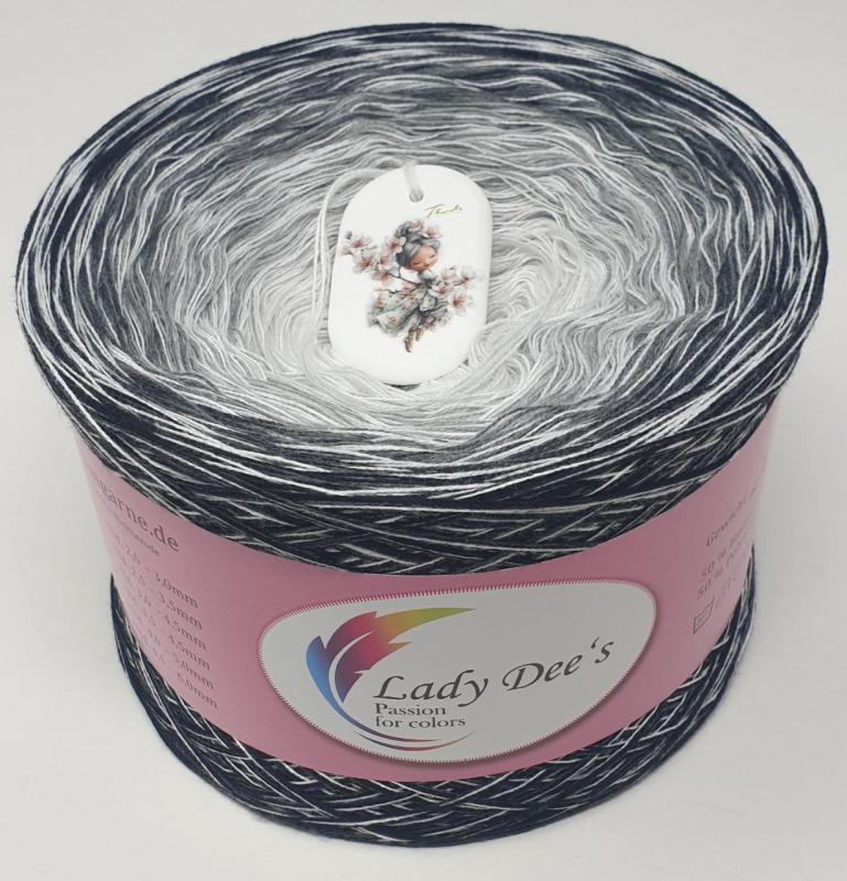 Lady Dee's Dark and Light
