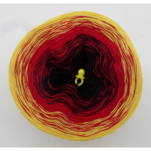 Lady Dee's Schwarz-Rot-Gold