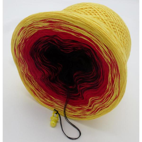 Lady Dee's Schwarz-Rot-Gold