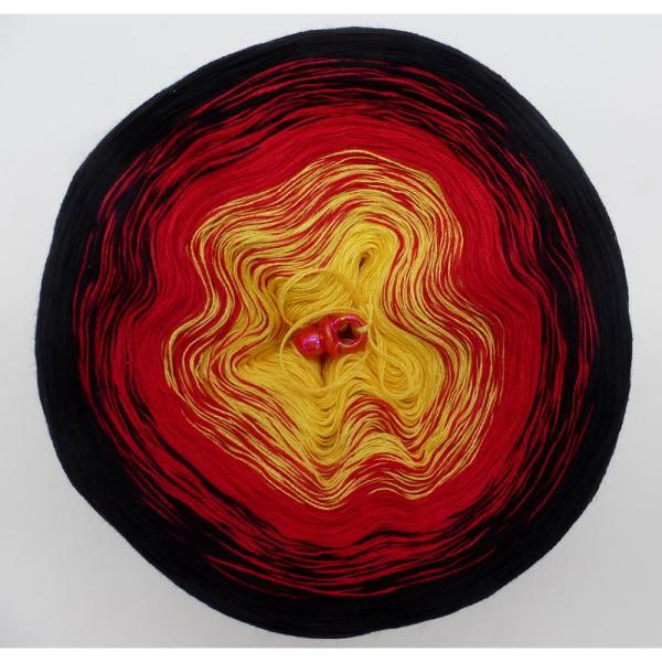 Lady Dee's Schwarz-Rot-Gold